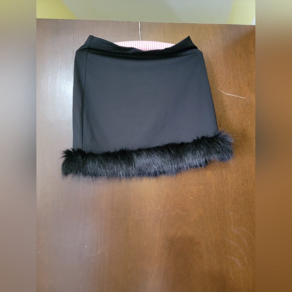 Forever 21 faux fur skirt